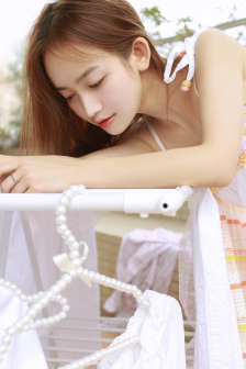 赤裸的美奈子